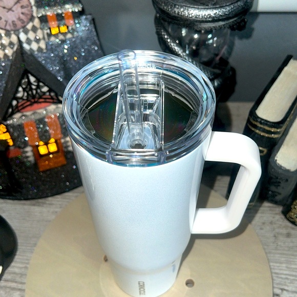 ❣️NWT❣️🦄 UNICORN MAGIC CRUISER
INSULATED TUMBLER WITH HANDLE - Picture 3 of 7